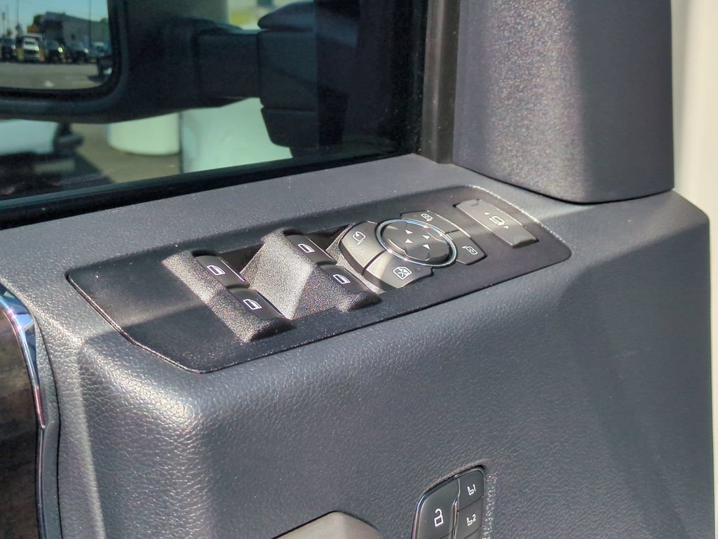 Certified 2022 Ford F350 Lariat w/ Tremor Off-Road Package AWD/4WD image 11