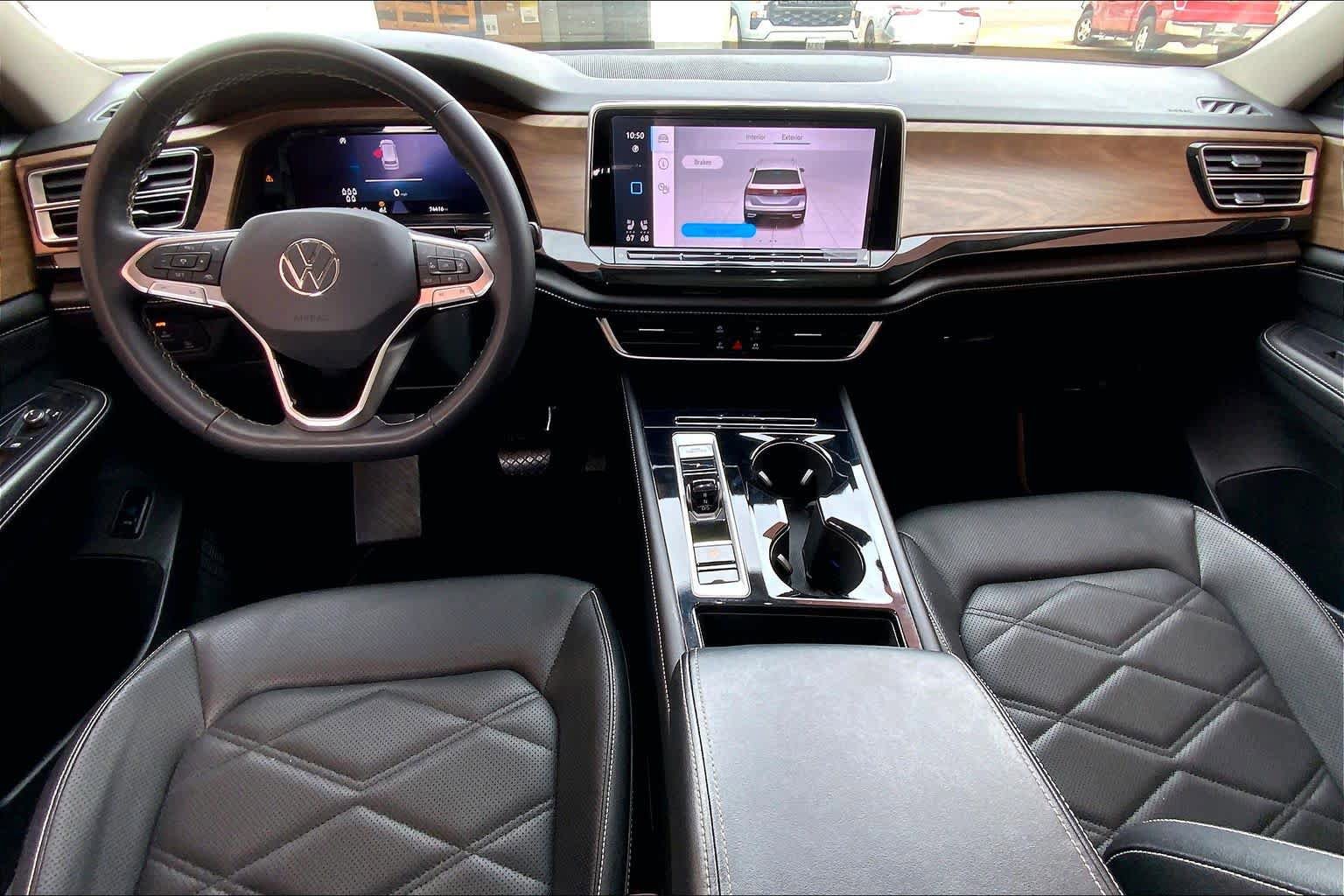 Used 2024 Volkswagen Atlas SE FWD image 16