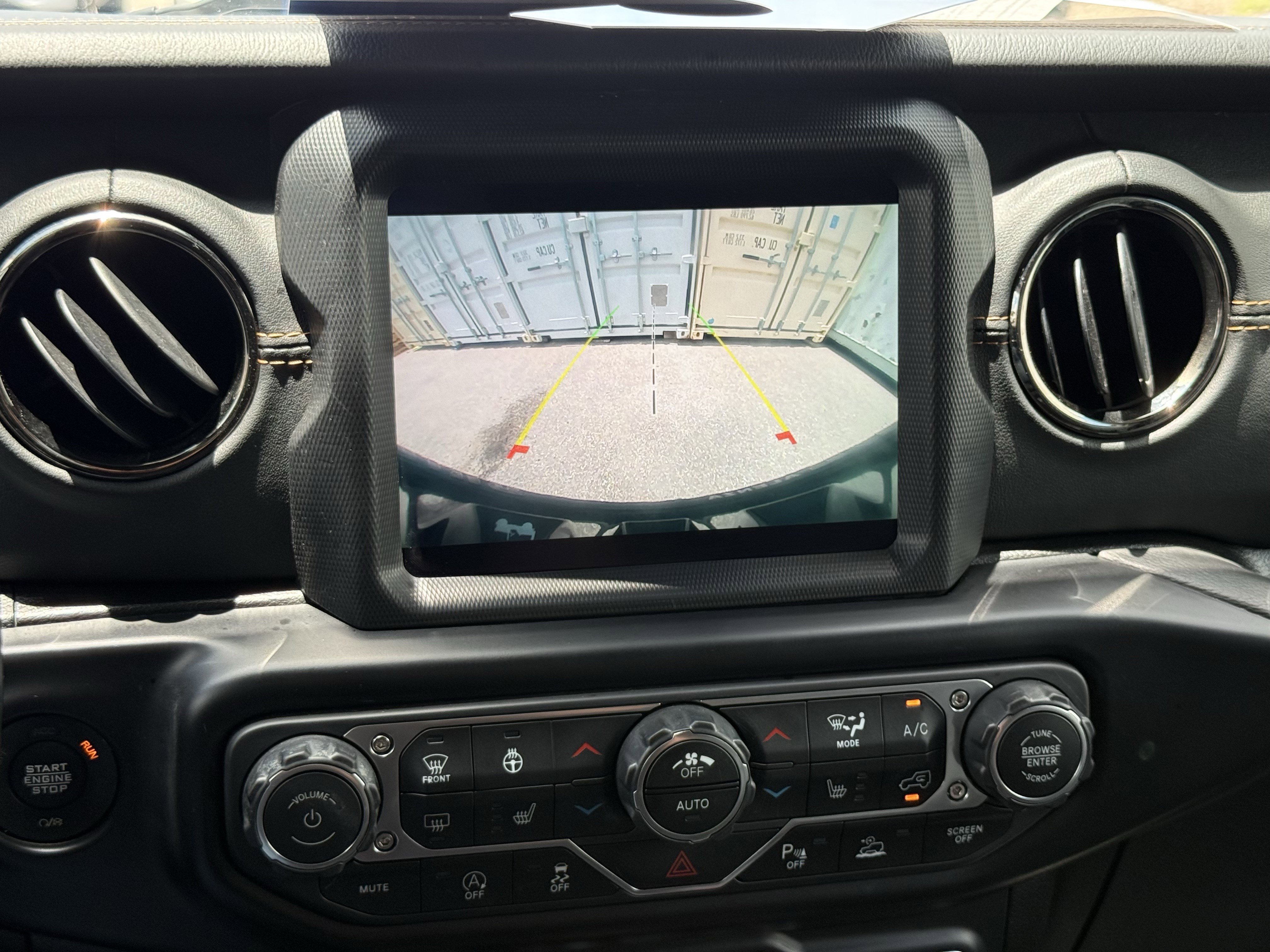 Used 2021 Jeep Wrangler Unlimited Sahara AWD/4WD image 30
