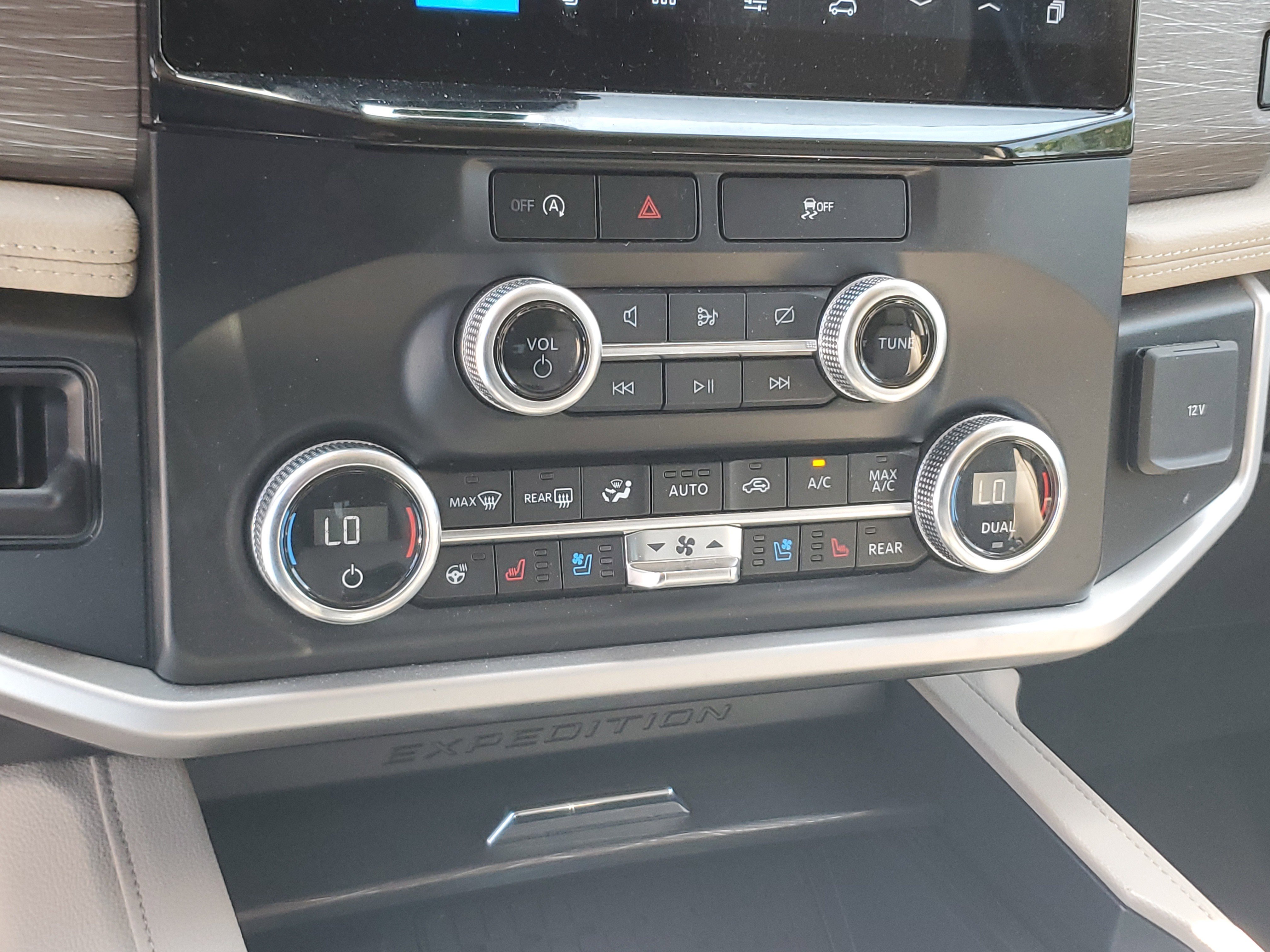 Certified 2024 Ford Expedition Max Limited image 31