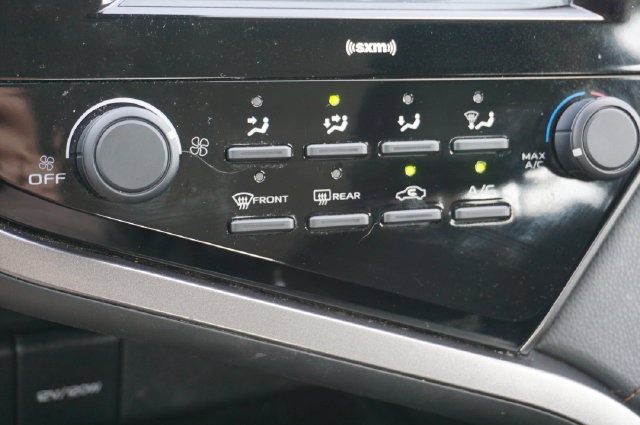 Used 2020 Toyota Camry LE FWD image 28