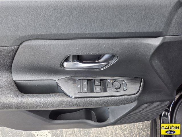 Used 2025 Nissan Kicks SV FWD image 18