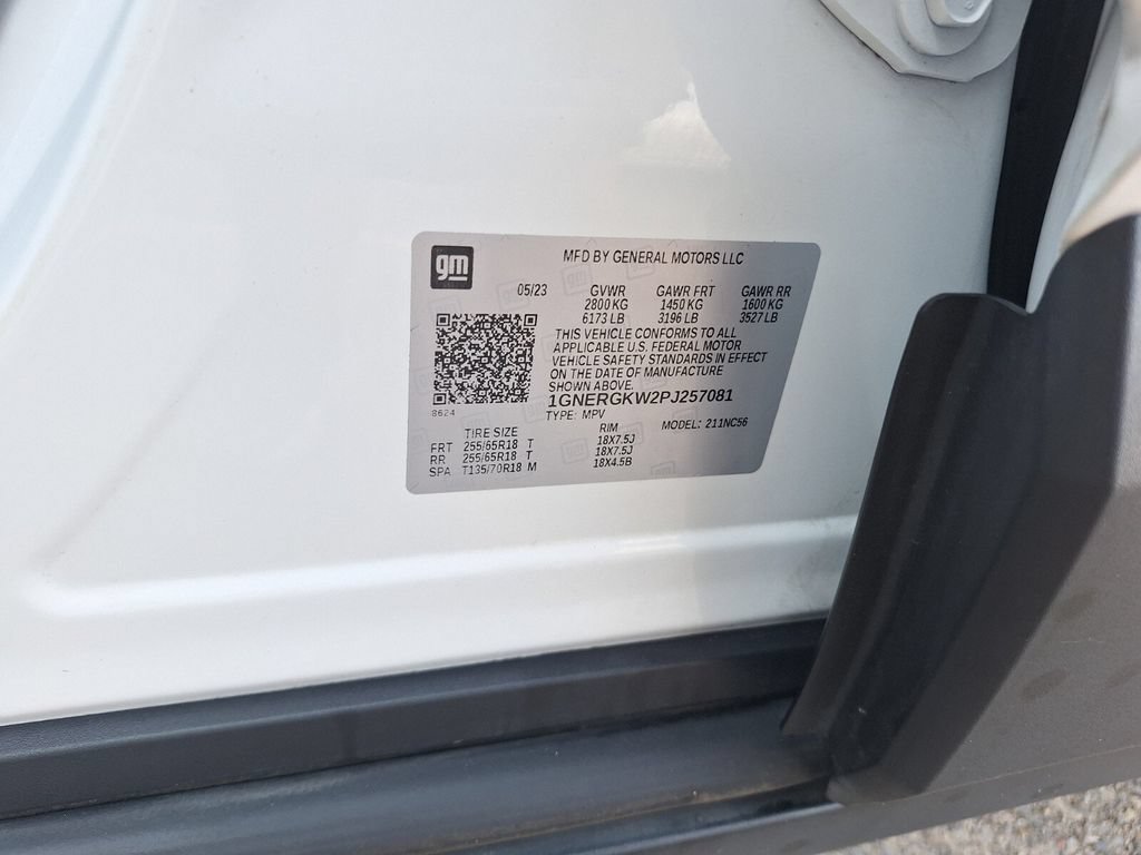 Used 2023 Chevrolet Traverse LT FWD image 28