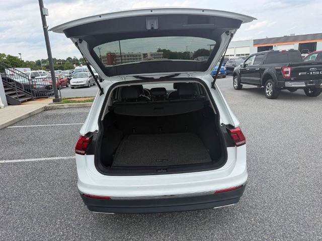 Used 2020 Volkswagen Tiguan SE w/ Panoramic Sunroof Package AWD/4WD image 9