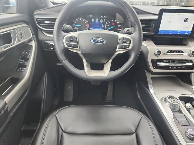 Certified 2023 Ford Explorer XLT w/ Equipment Group 202A AWD/4WD image 9