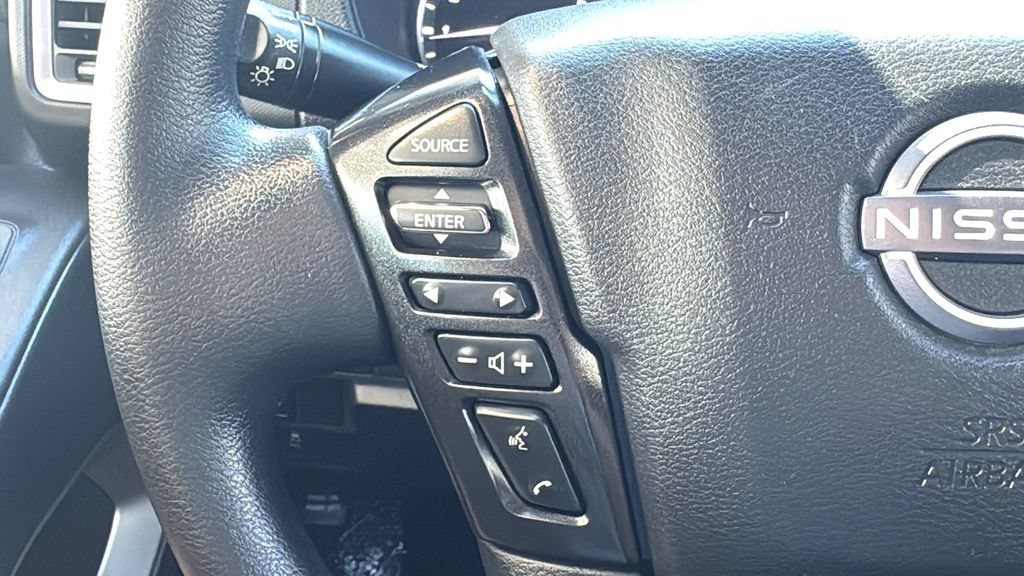 Used 2022 Nissan Frontier SV w/ Technology Package RWD image 12