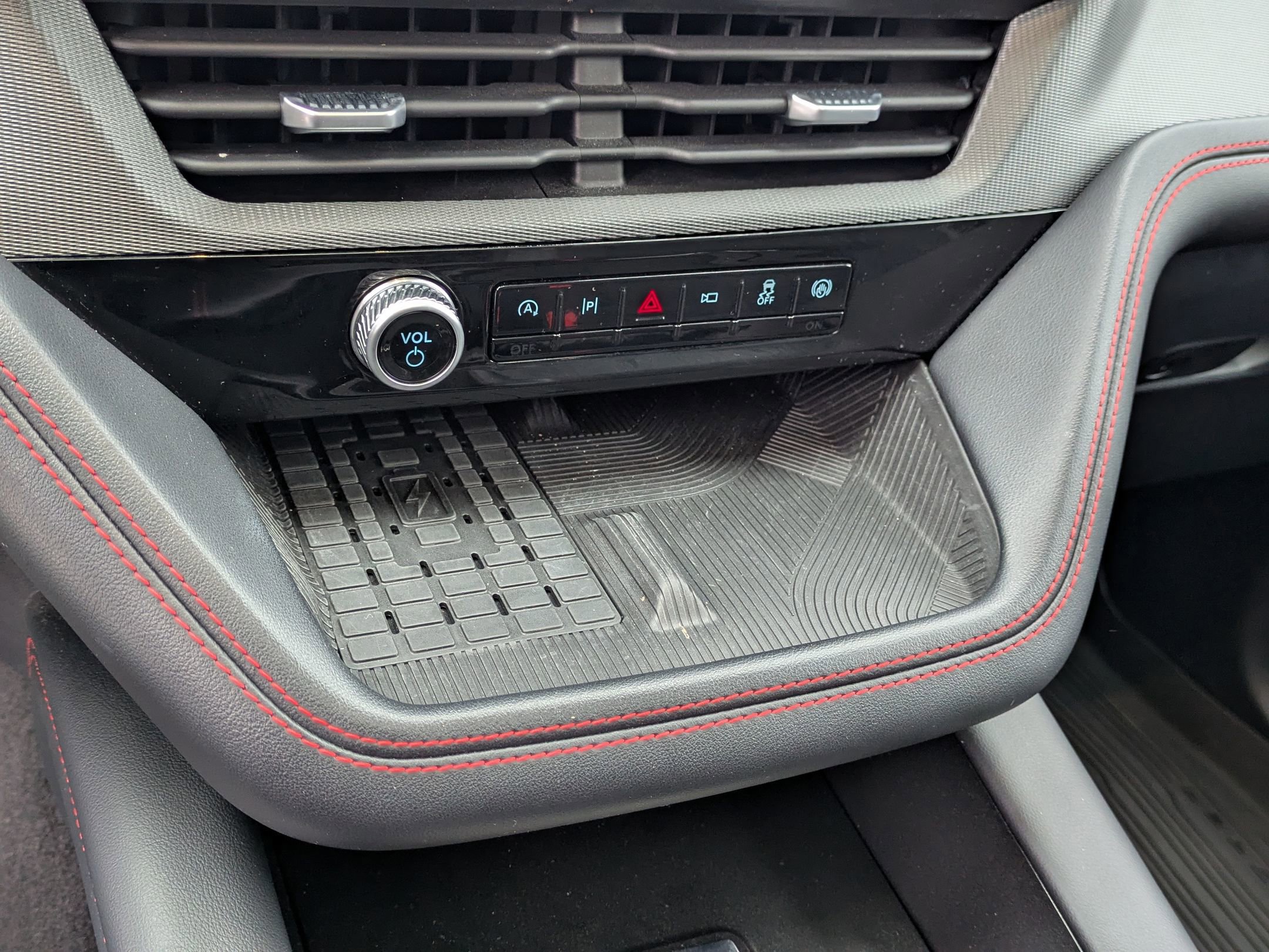 Certified 2025 Ford Explorer ST-Line w/ Premium Package image 25