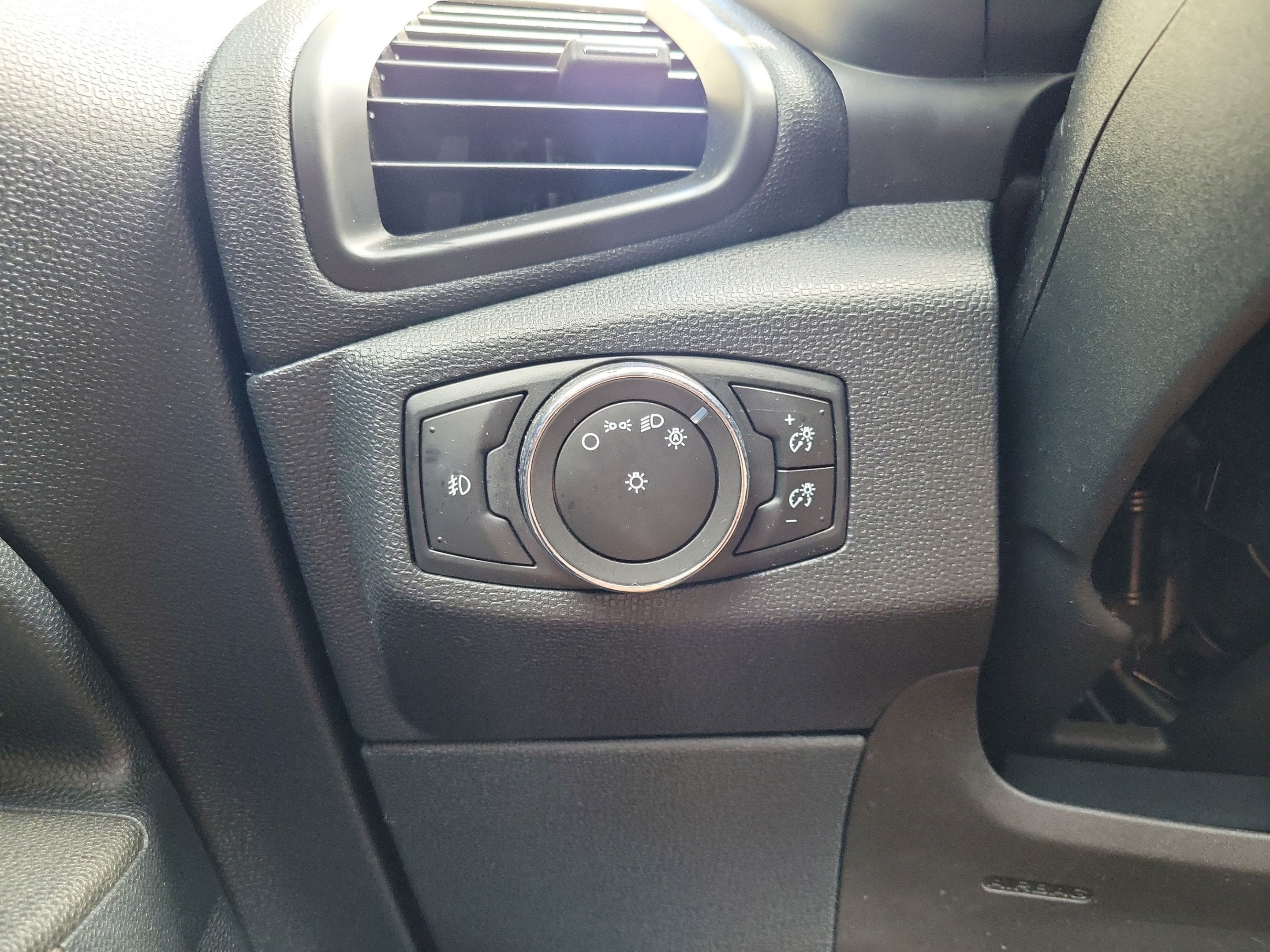 Certified 2020 Ford EcoSport SE FWD image 19