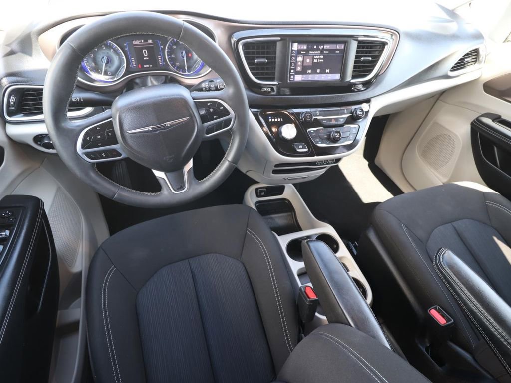 Used 2023 Chrysler Voyager LX FWD image 9