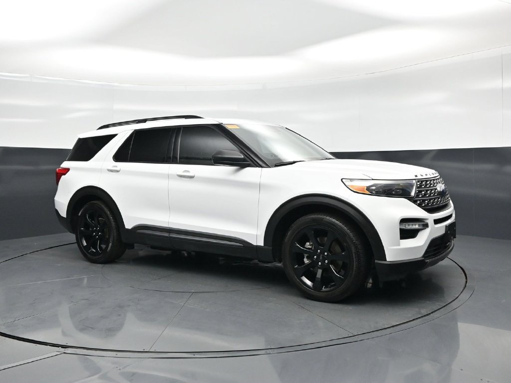 Certified 2021 Ford Explorer XLT w/ Equipment Group 202A RWD image 19