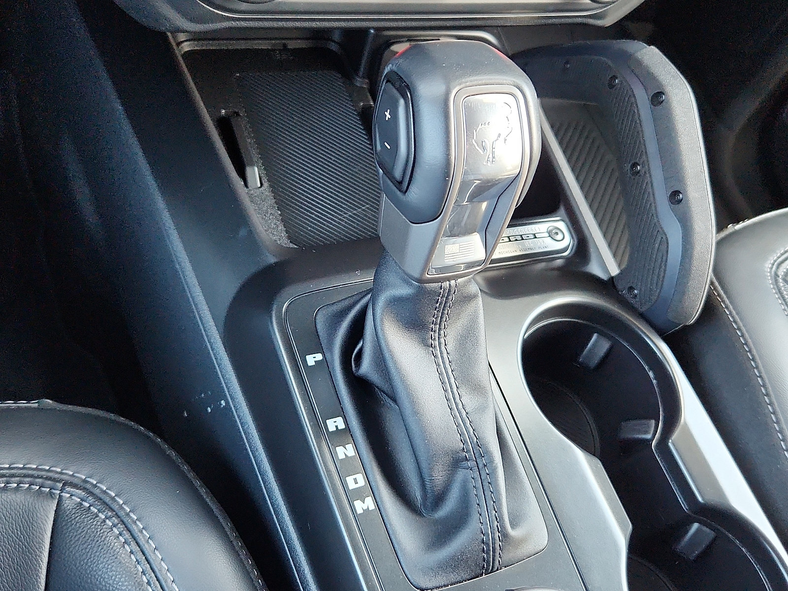 Certified 2025 Ford Bronco Outer Banks w/ Sasquatch Package AWD/4WD image 14