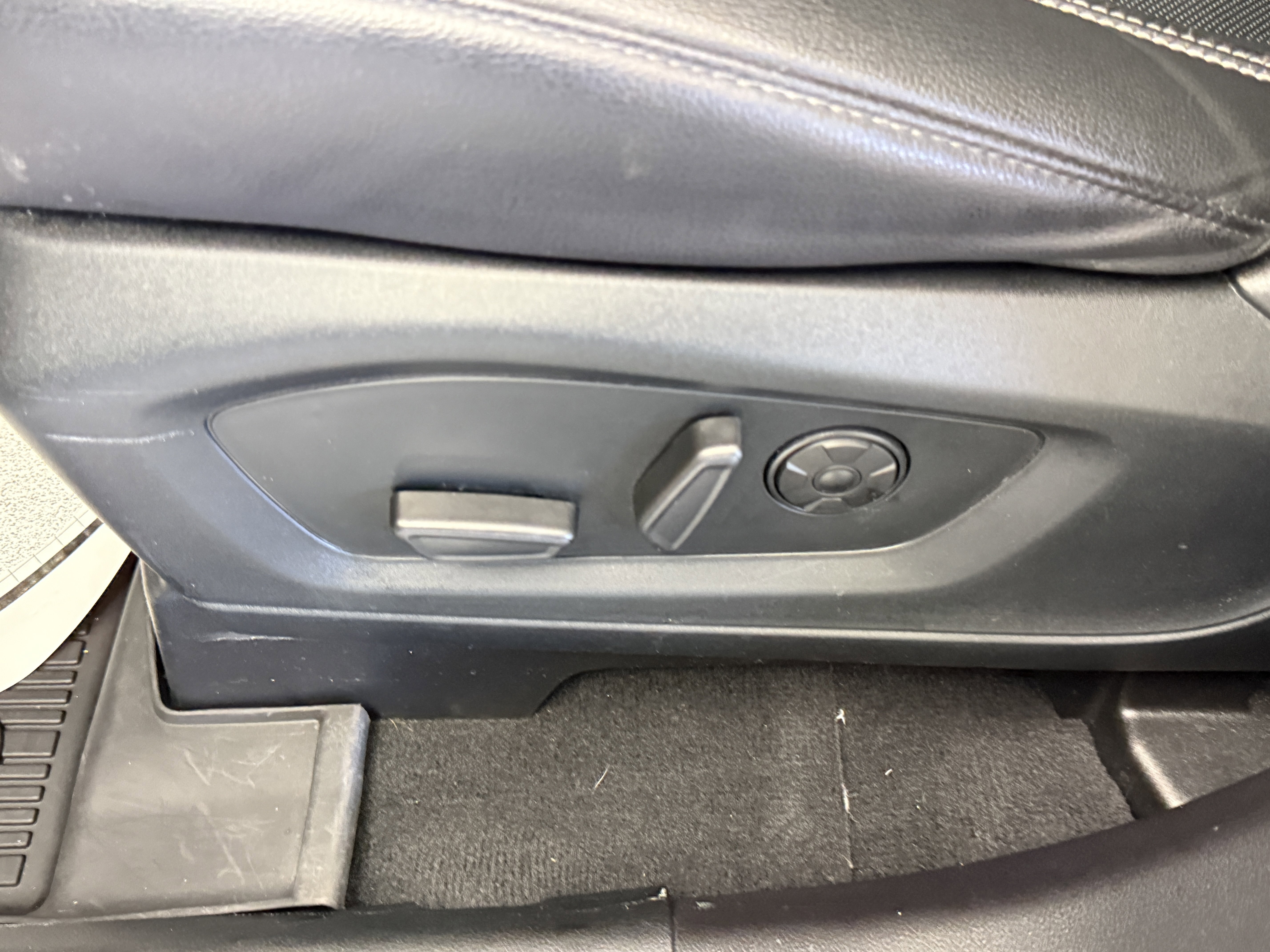 Certified 2022 Ford Explorer ST w/ Equipment Group 401A image 17