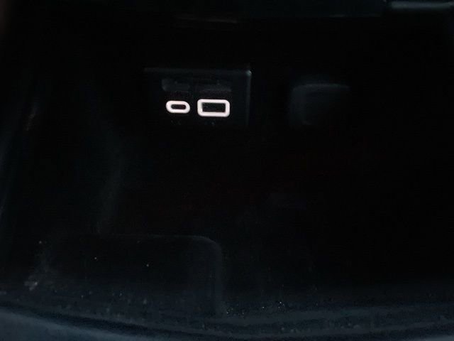 Used 2019 Cadillac XT4 Luxury w/ Cold Weather Package image 29