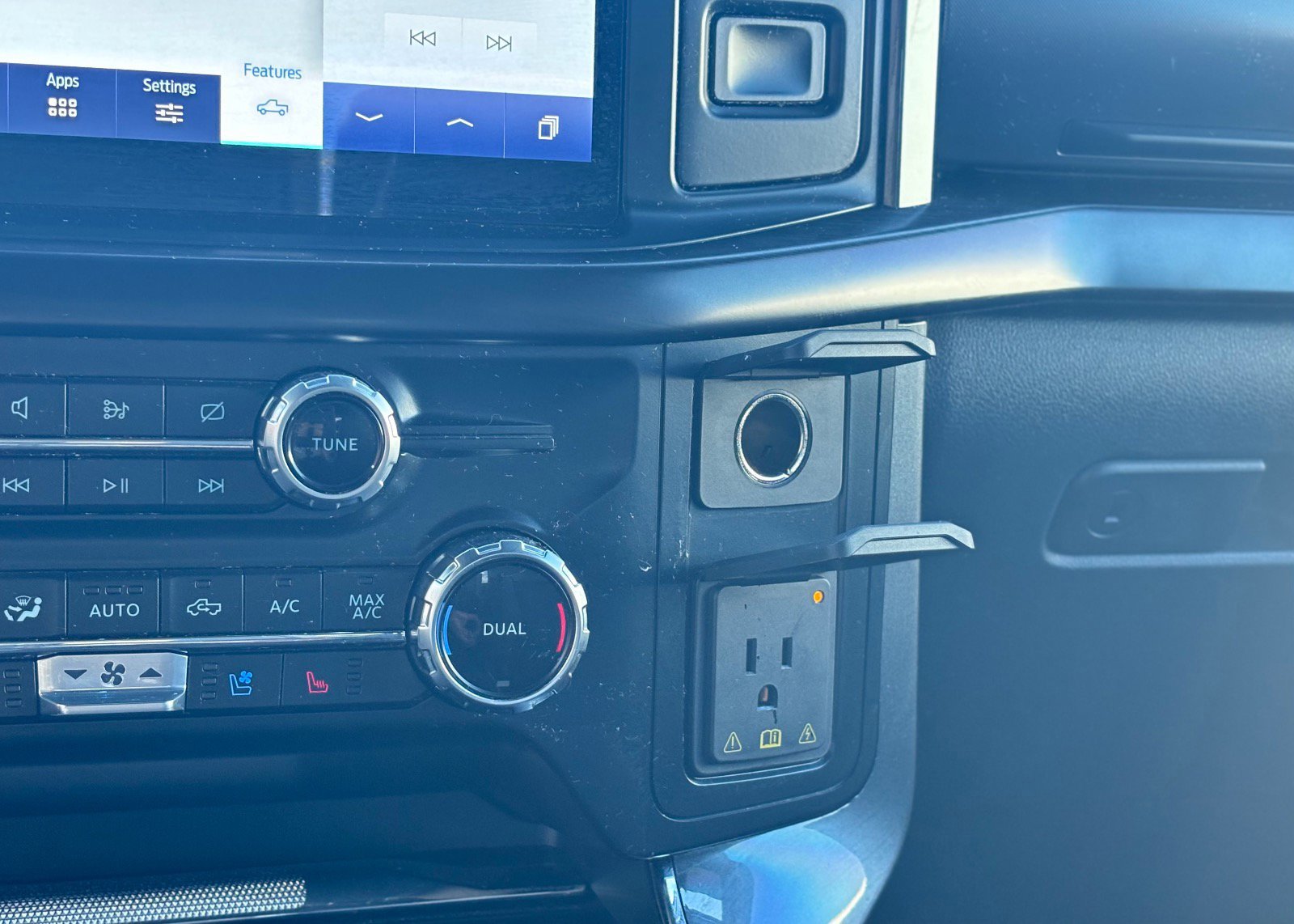 Certified 2022 Ford F150 Lariat w/ Equipment Group 502A High image 48