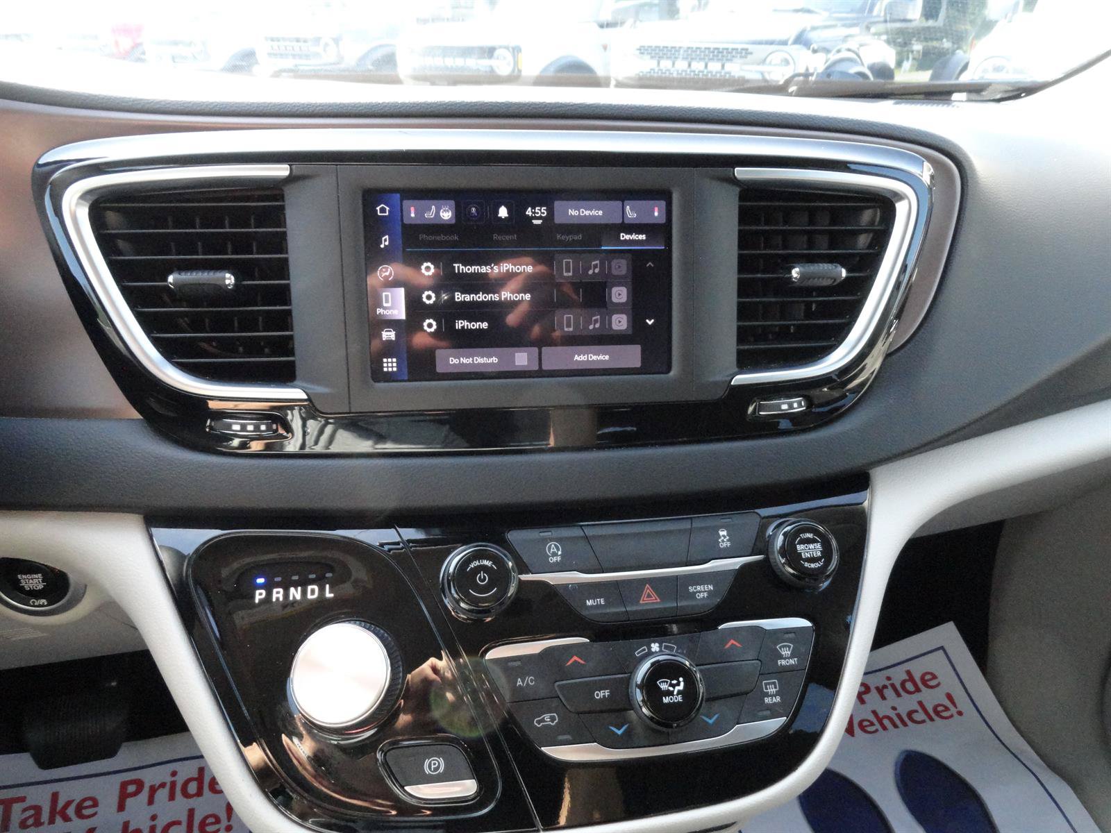 Used 2023 Chrysler Voyager LX FWD image 22