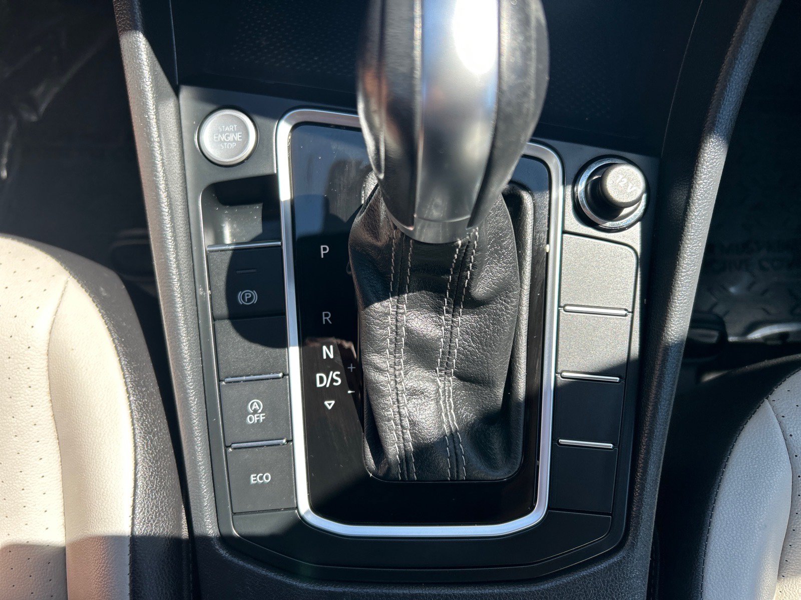 Used 2019 Volkswagen Jetta R-Line FWD image 29