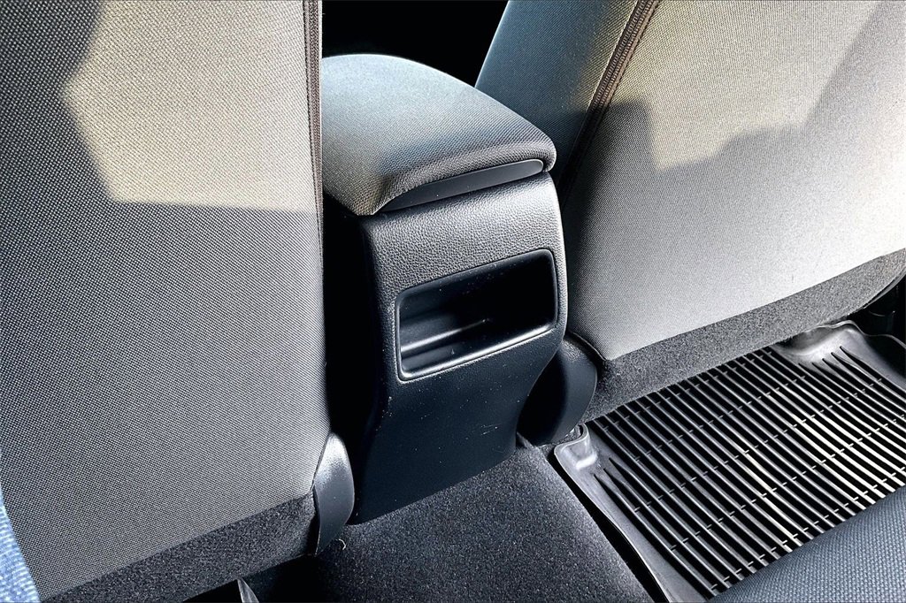 Used 2022 Toyota Corolla LE image 33
