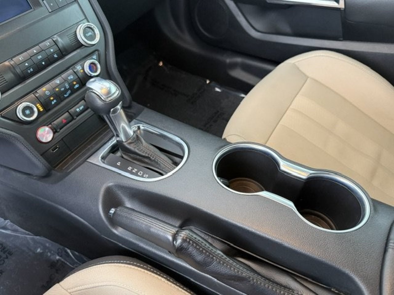 Certified 2022 Ford Mustang Coupe RWD image 14