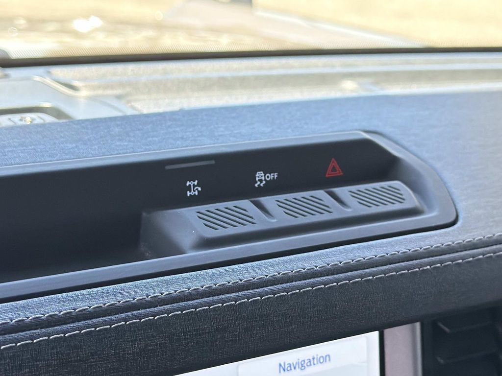 Certified 2025 Ford Bronco Outer Banks AWD/4WD image 29