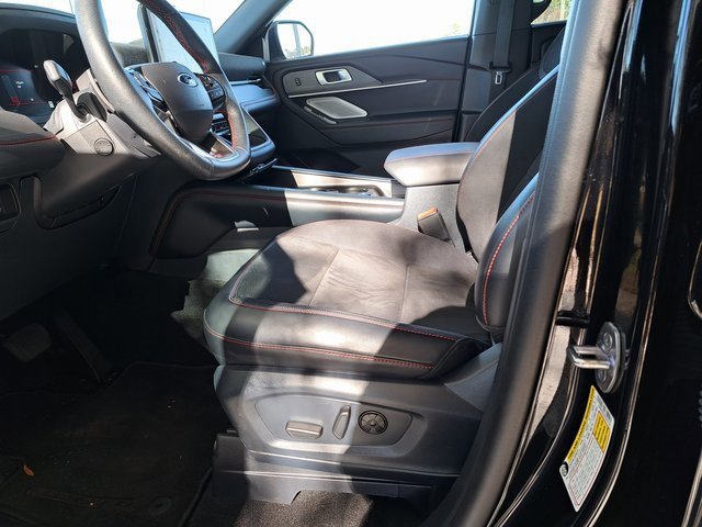 Certified 2025 Ford Explorer ST image 21