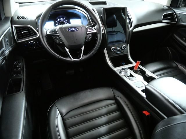 Certified 2024 Ford Edge SEL w/ Convenience Package AWD/4WD image 2