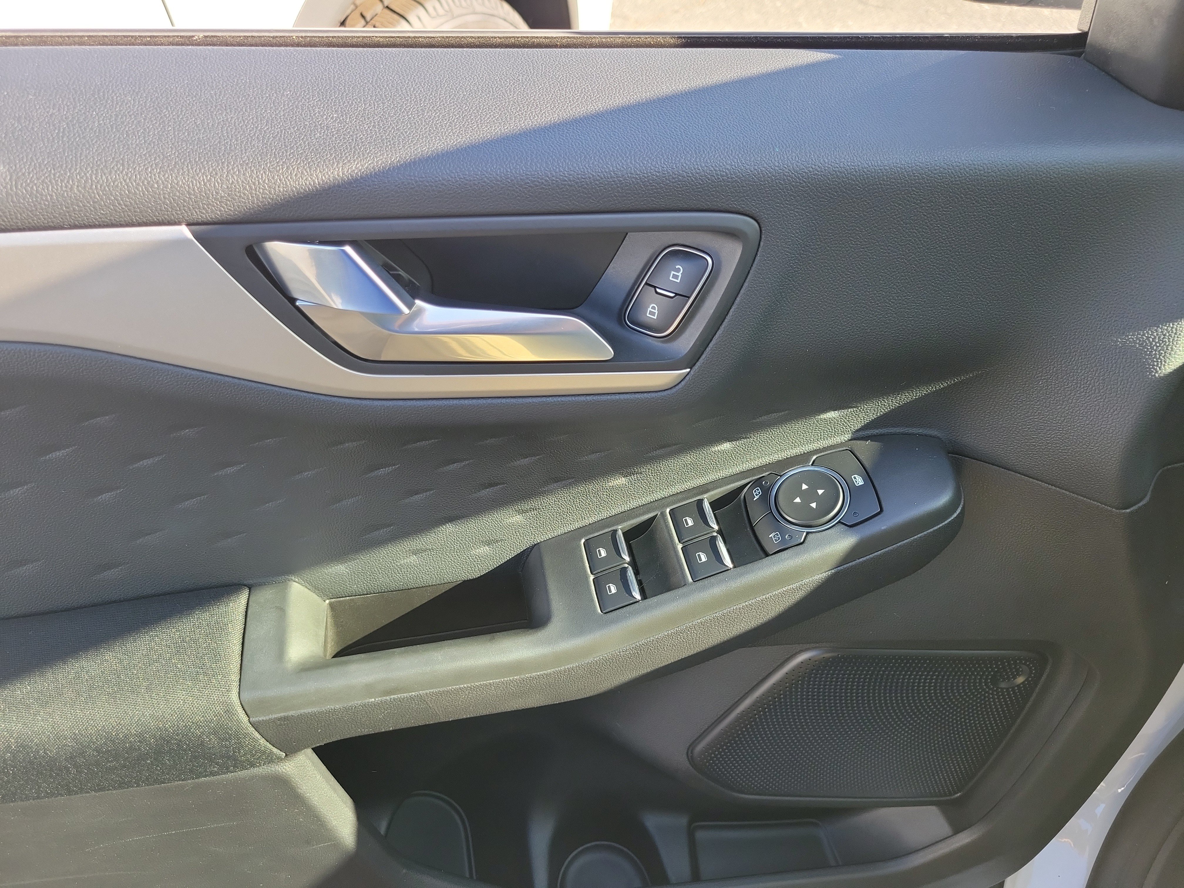 Certified 2020 Ford Escape SE FWD image 10