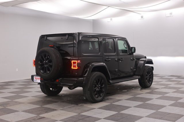 Used 2021 Jeep Wrangler Unlimited Sahara AWD/4WD image 12