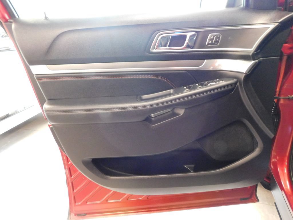 Certified 2019 Ford Explorer Sport w/ Equipment Group 401A AWD/4WD image 11
