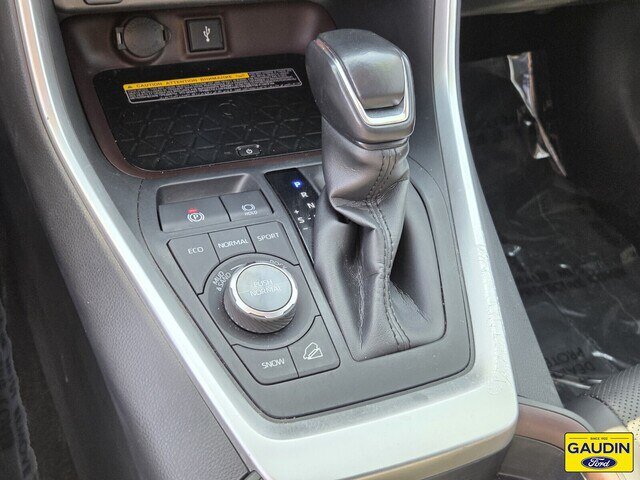 Used 2020 Toyota RAV4 Limited AWD/4WD image 24