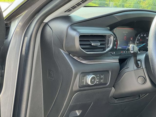 Certified 2022 Ford Explorer Limited w/ Equipment Group 301A AWD/4WD image 32