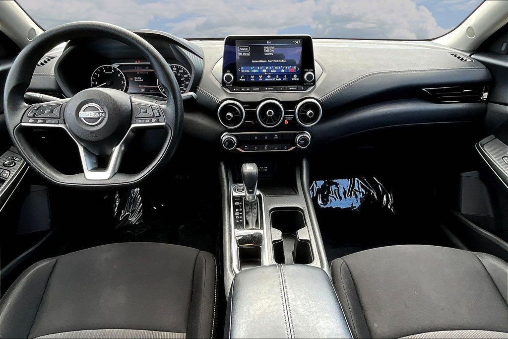 Used 2025 Nissan Sentra SV FWD image 9
