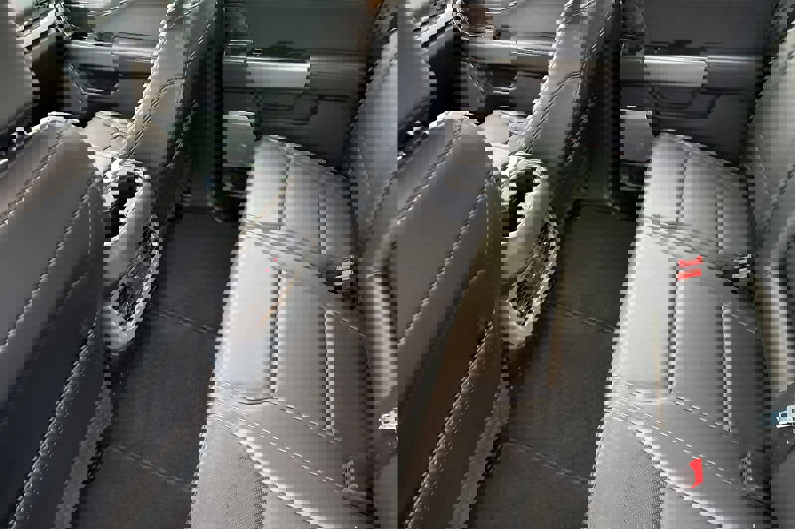 Certified 2024 Ford F350 Lariat w/ Black Appearance Package image 4