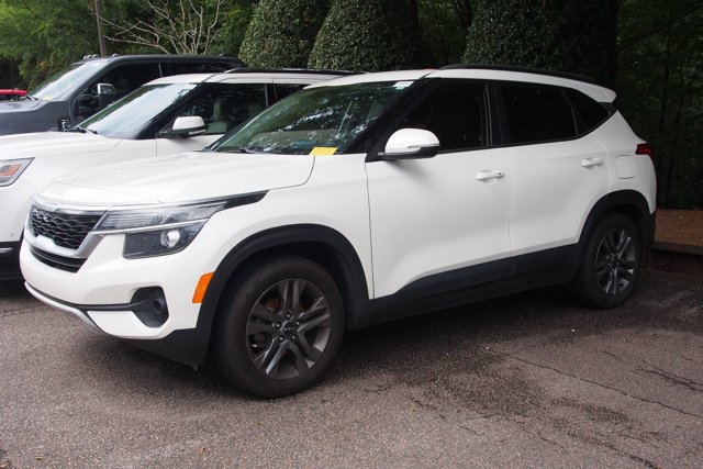 Used 2023 Kia Seltos S w/ Navigation Package FWD image 4