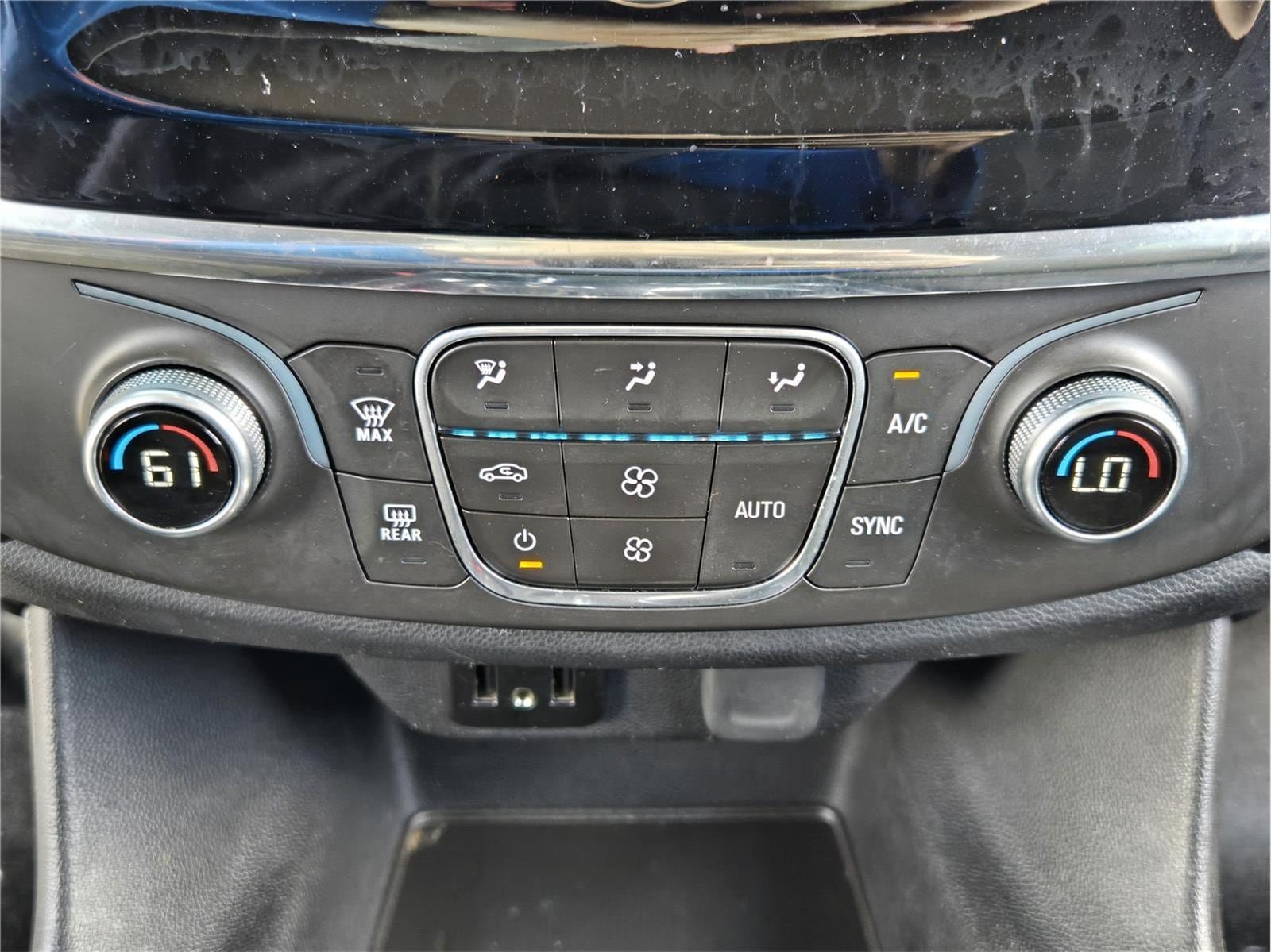 Used 2018 Chevrolet Traverse LS FWD image 17