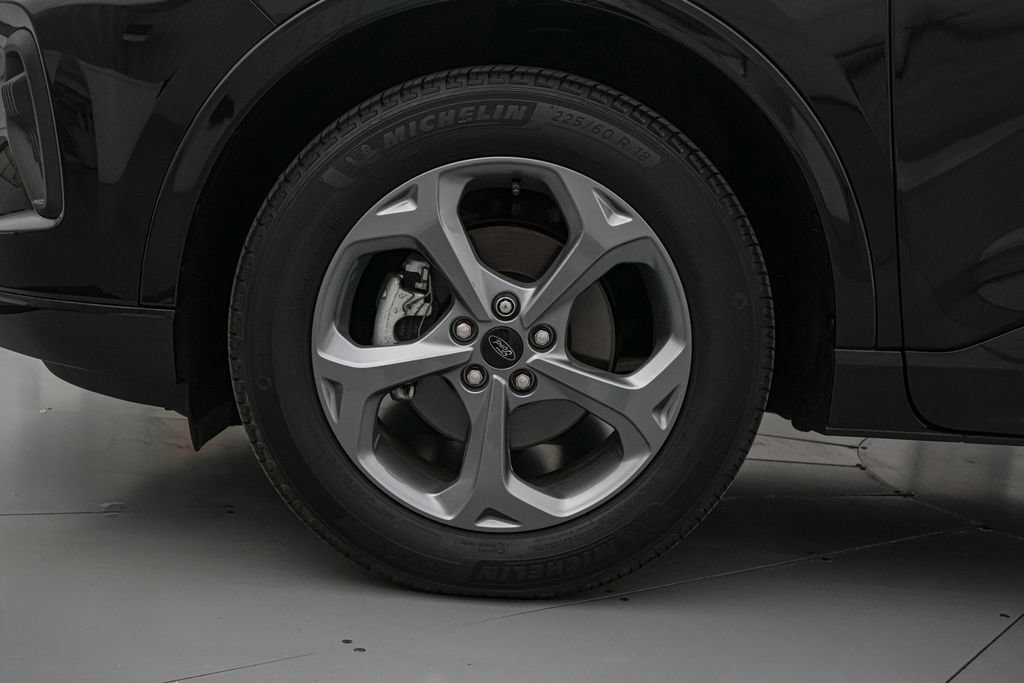 Certified 2024 Ford Escape ST-Line w/ Tech Pack #1 AWD/4WD image 10