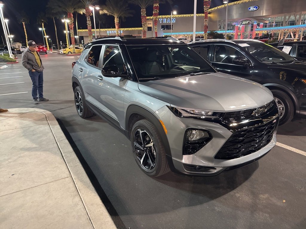 Used 2023 Chevrolet TrailBlazer RS w/ Convenience Package image 2