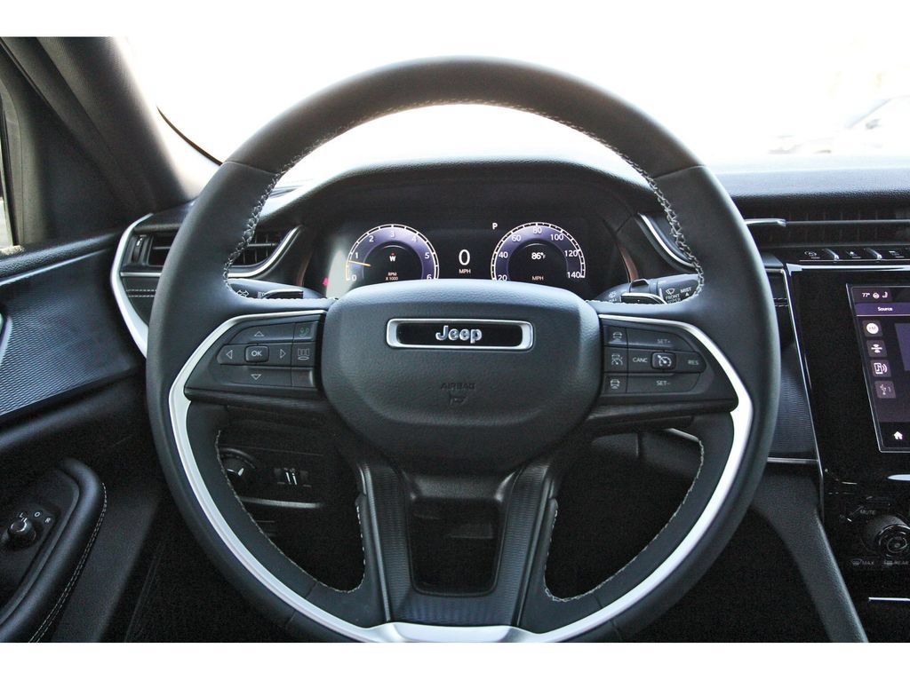 Used 2024 Jeep Grand Cherokee Altitude RWD image 14