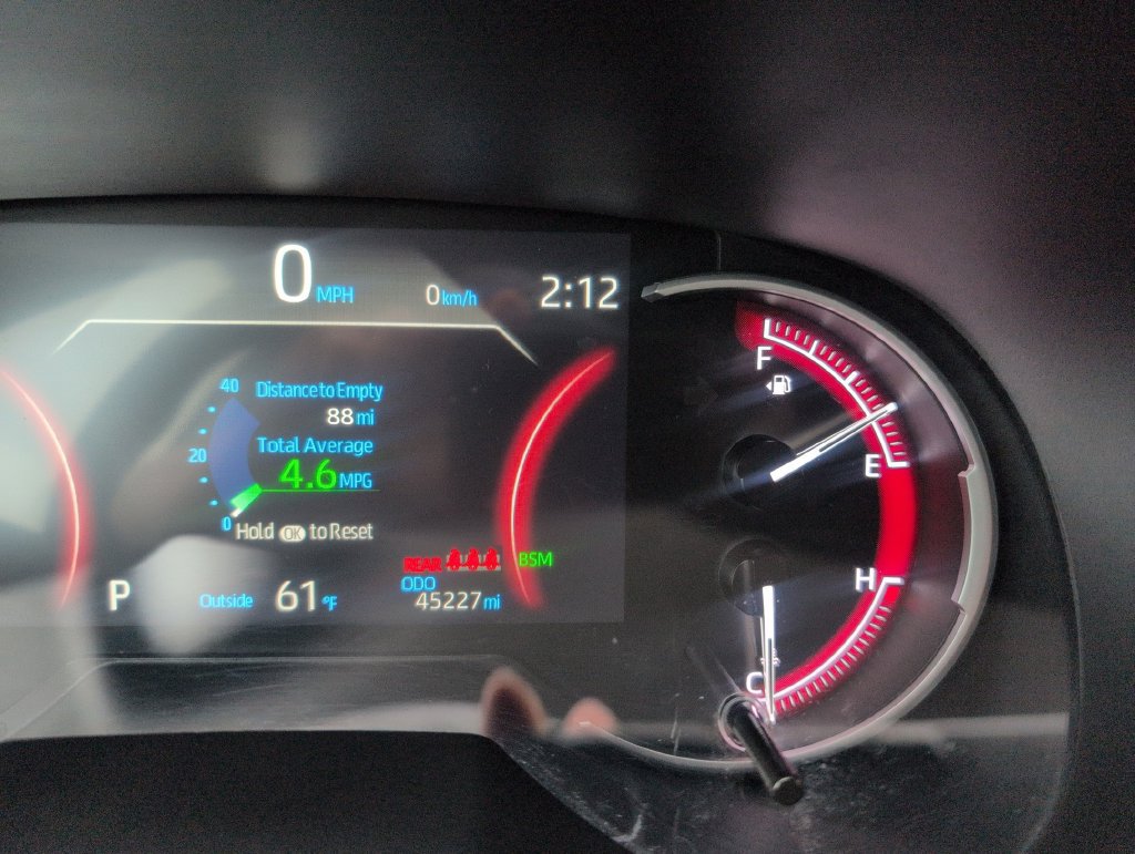 Used 2025 Toyota RAV4 XLE AWD/4WD image 23