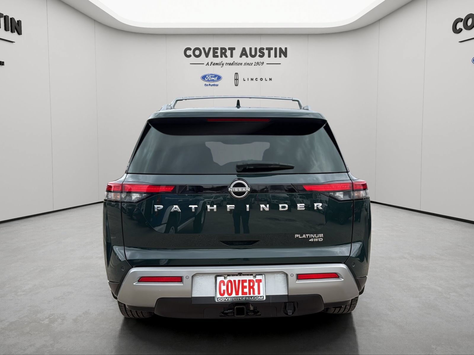 Used 2022 Nissan Pathfinder Platinum w/ Cargo Package AWD/4WD image 4