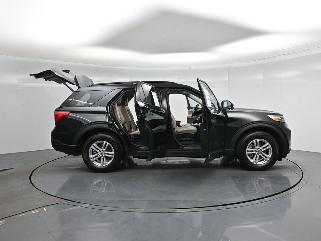 Certified 2024 Ford Explorer XLT w/ Equipment Group 202A image 33