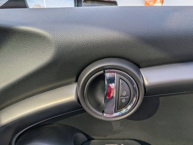 Used 2023 MINI Cooper SE image 28