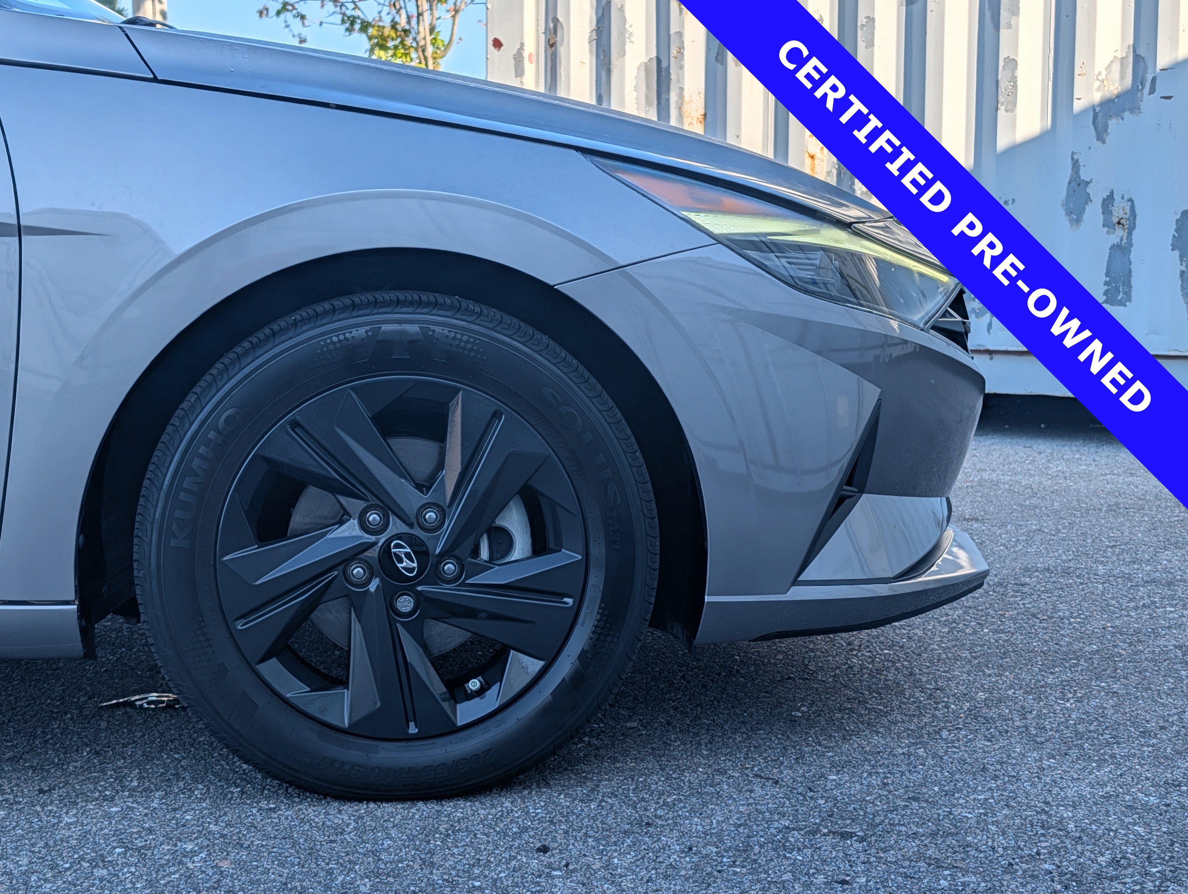 Used 2023 Hyundai Elantra SEL image 11