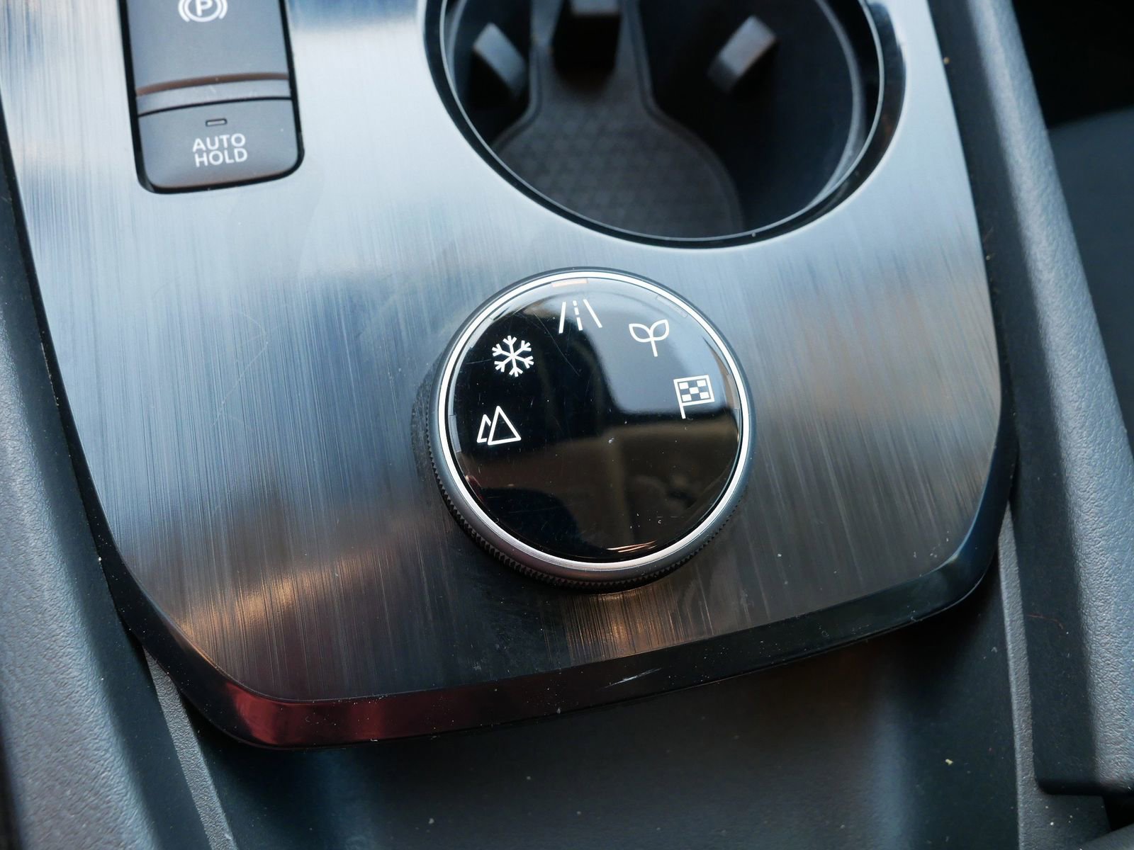 Used 2024 Nissan Rogue S AWD/4WD image 28
