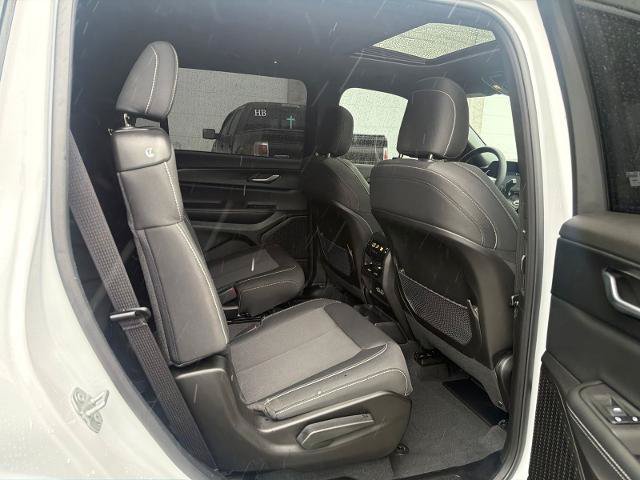 Used 2025 Jeep Grand Cherokee L Laredo AWD/4WD image 11