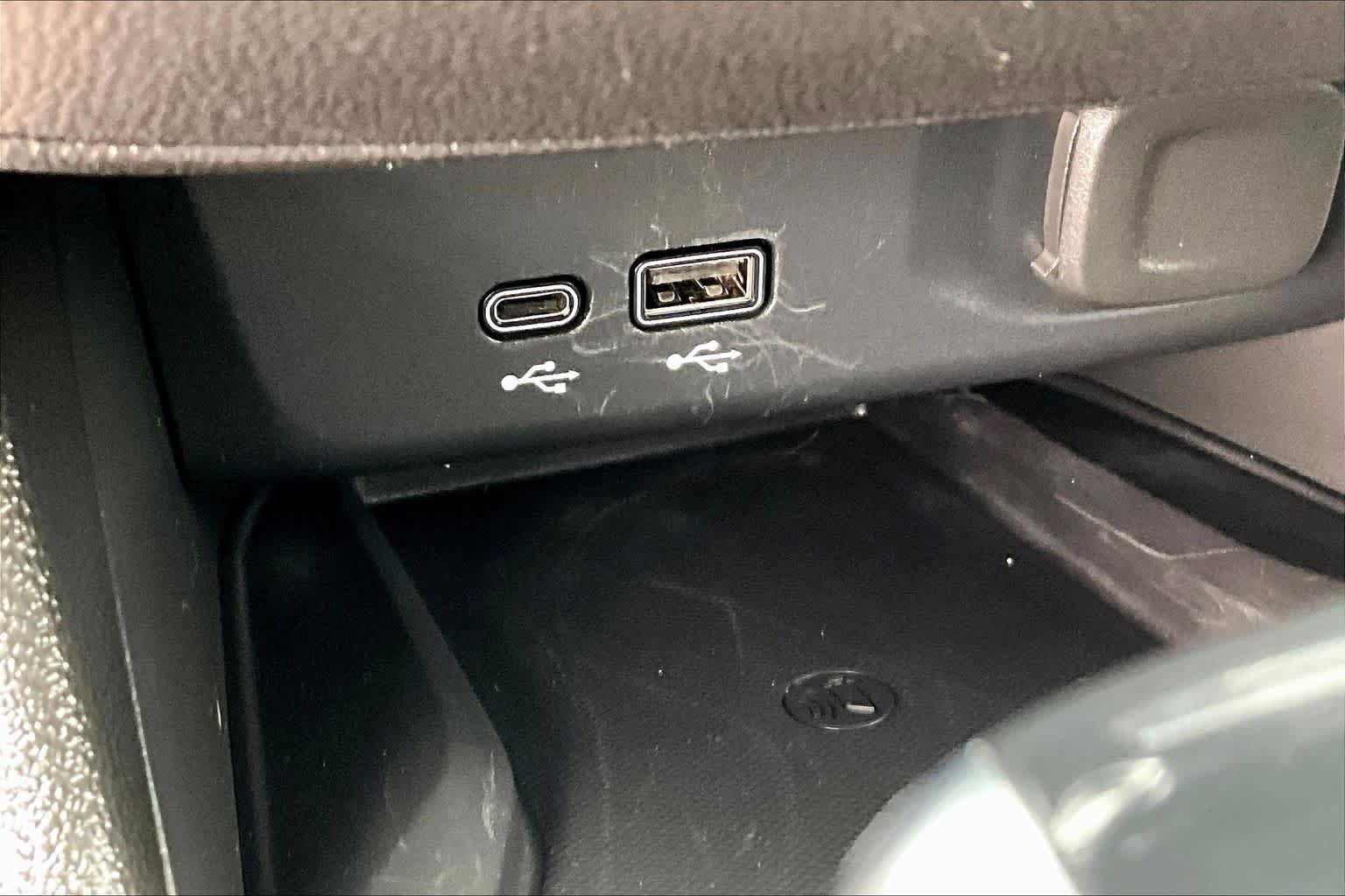Used 2025 Buick Envista Sport Touring w/ Convenience I Package FWD image 33