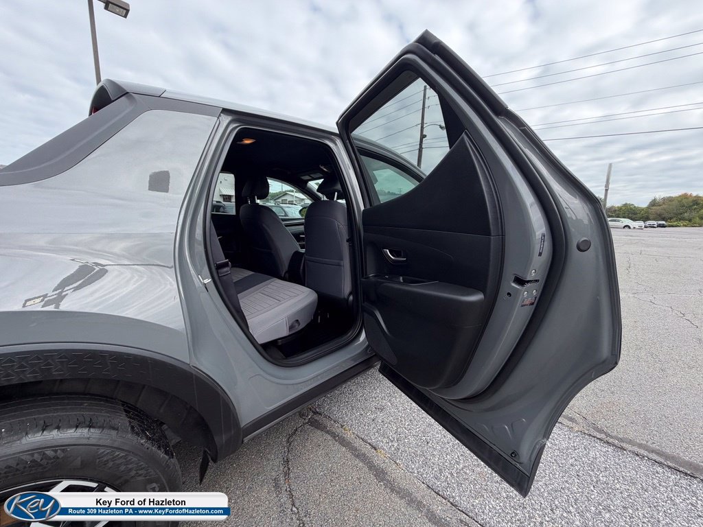 Used 2024 Hyundai Santa Cruz SE FWD image 17