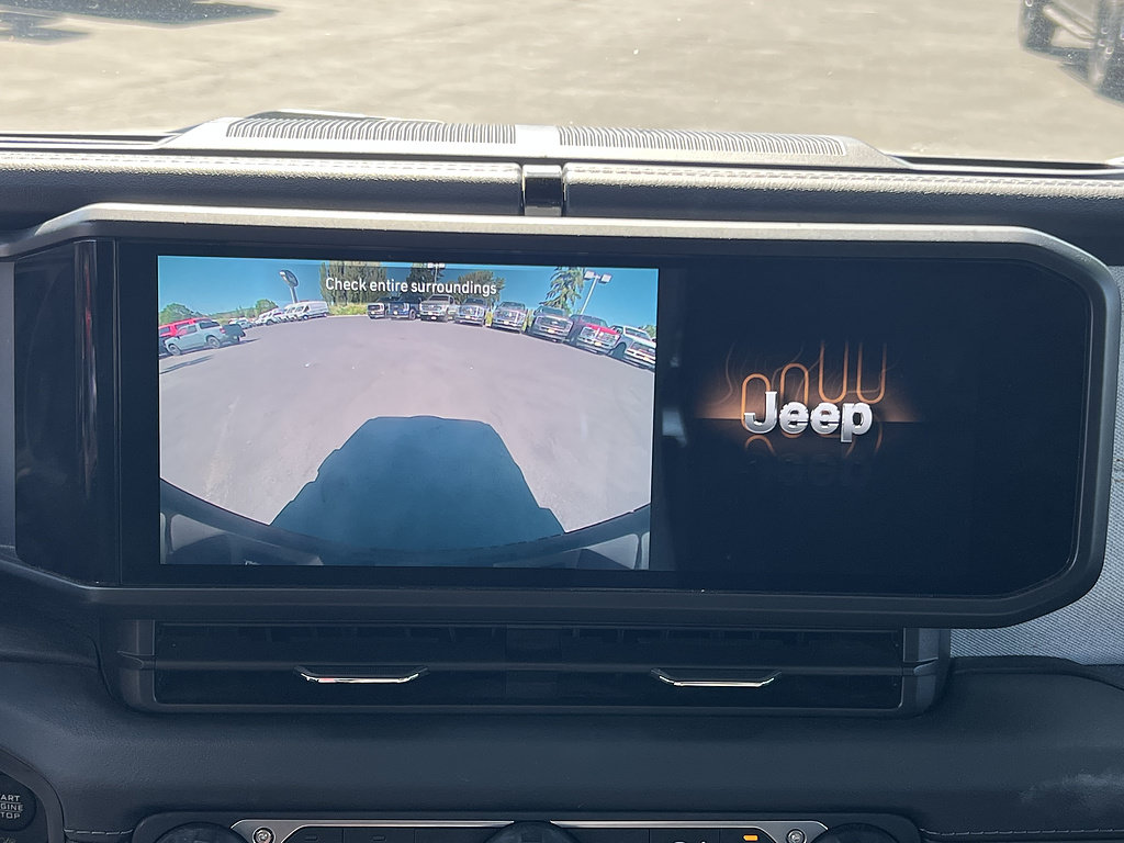 Used 2024 Jeep Wrangler Unlimited Sahara AWD/4WD image 24