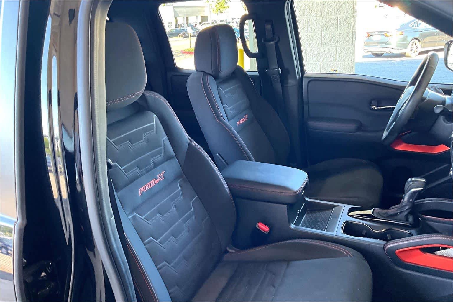 Used 2022 Nissan Frontier Pro-X RWD image 9