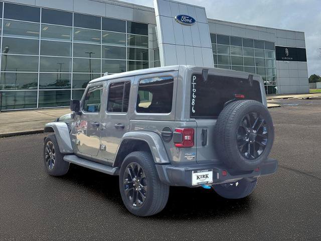 Used 2023 Jeep Wrangler Unlimited Sahara AWD/4WD image 8