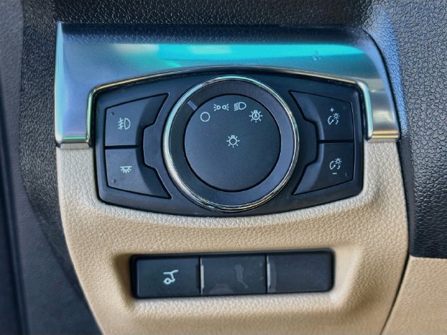 Certified 2017 Ford Explorer Limited FWD image 37